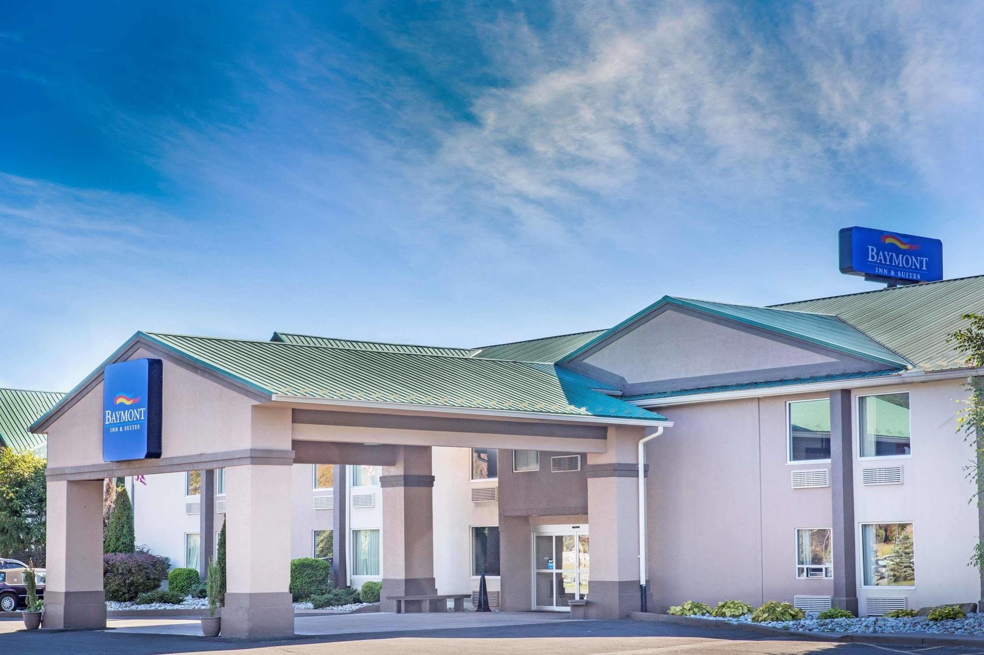 Baymont By Wyndham Bartonsville Poconos Exterior photo